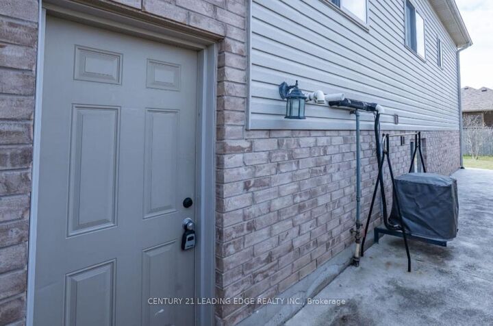 Property Photo: 5761 Ironwood Street ON L2H 0G4