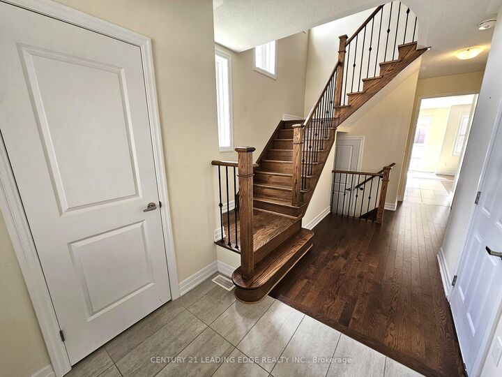 Photo de la propriété: 32 Clear Spring Avenue ON L4P 0H7
