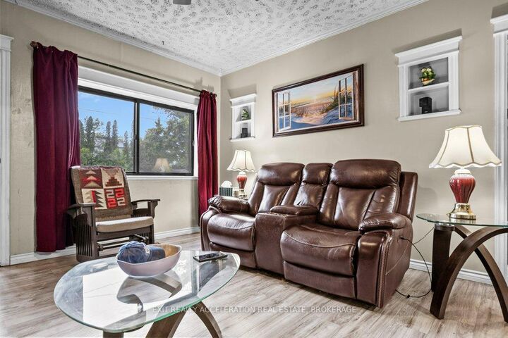Property Photo: 108 Dundas Street ON K0K 1X0