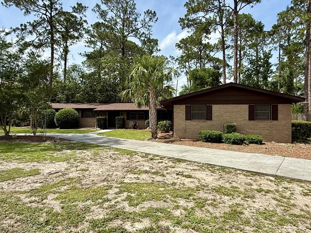 Property Photo:  786 Parkview Cir  GA 31602