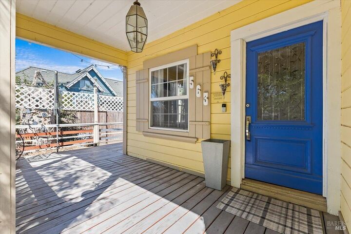 Property Photo:  563 Windsor River Road  CA 95492 