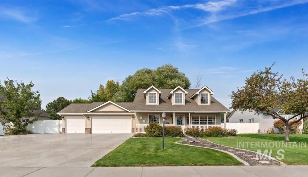Property Photo:  2107 S Secretariat Way  ID 83686 