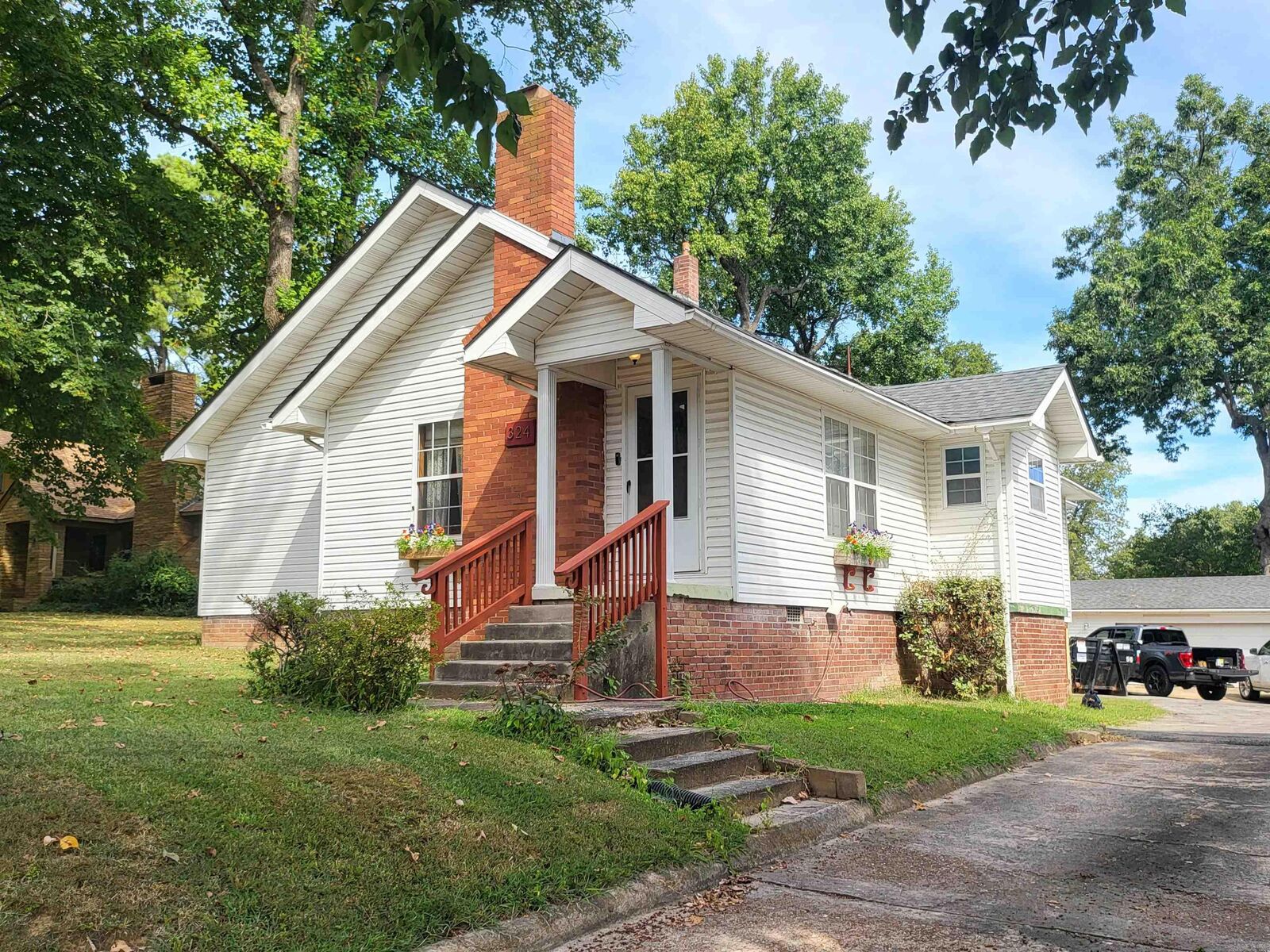 Property Photo:  324 E Nettleton Ave  AR 72401 