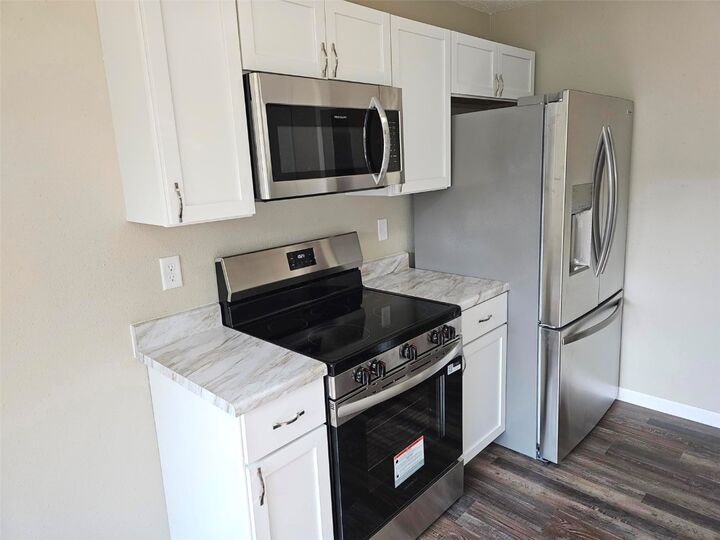 Property Photo:  4113 Lexington Court NE C  IA 52402 