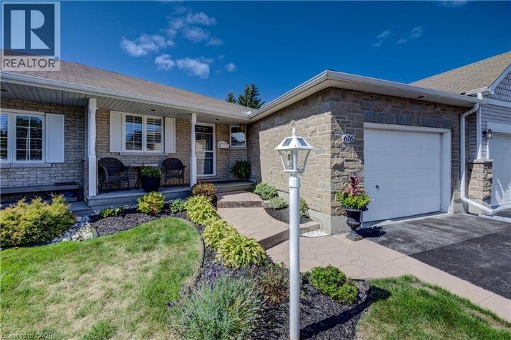 Property Photo: 616 Spinnaker Crescent ON N2K 4A5