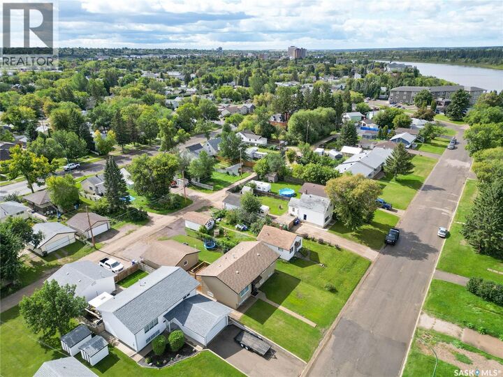 Property Photo:  755 3rd Street E  SK S6V 0H7 