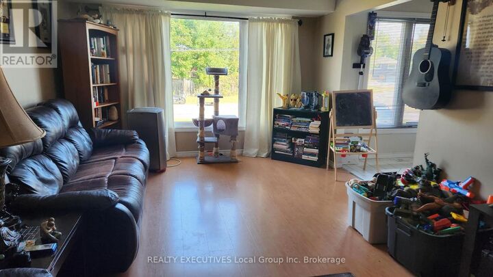 Property Photo:  10 Charlton Crescent  ON P1A 3M9 