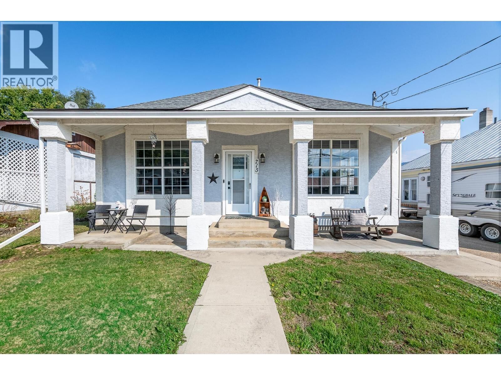Property Photo:  715 Hubert Avenue  BC V0E 1V0 