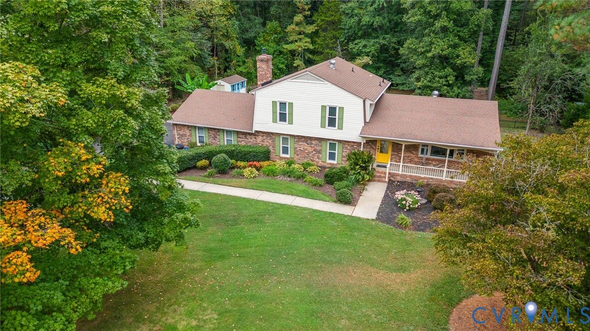 Property Photo:  602 Candlewood Lane  VA 23150 