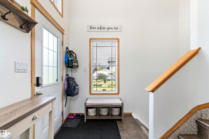 Property Photo: 75 Willowview Bv AB T7Z 0A5
