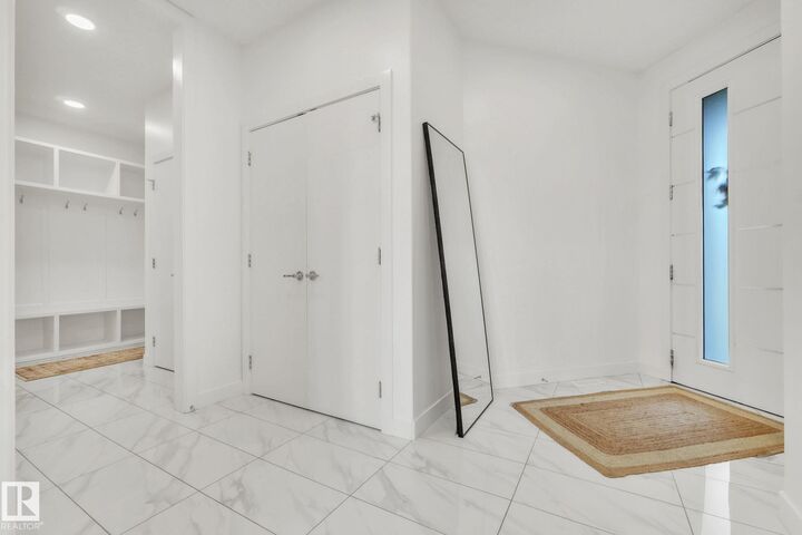 Property Photo: 42 Ellice Bend AB T8L 0V1