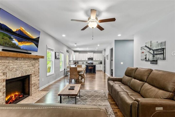 Property Photo:  719 Fairview Road  GA 30205 