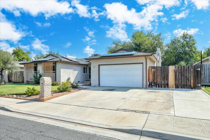 Property Photo: 1645 Burgan Avenue CA 93611
