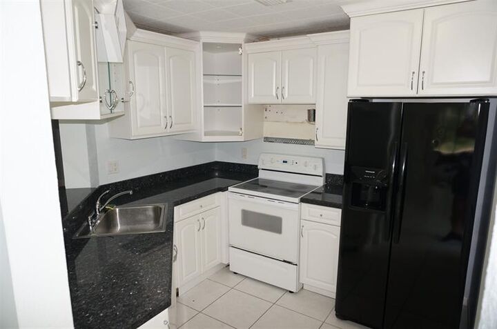 Property Photo: 5325 Jog Ln FL 33484