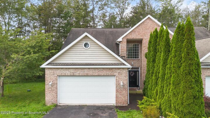 Property Photo:  32 Pine Tree Drive # L4b  PA 18424