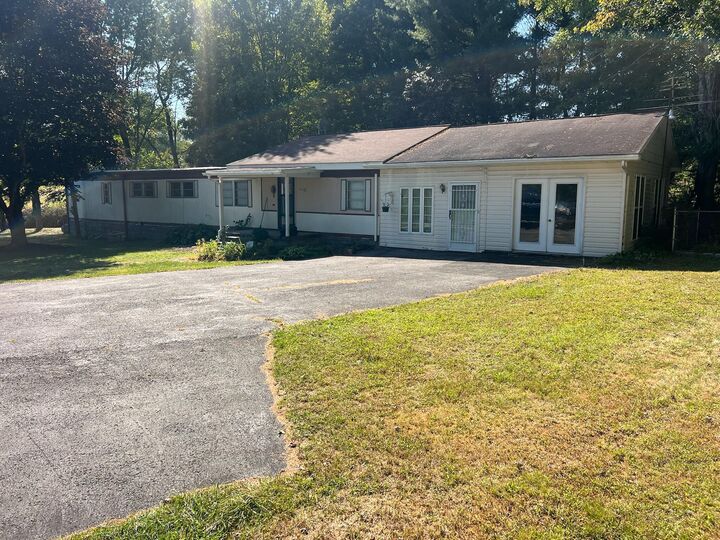Property Photo:  1591 Lawn Road  WV 25976 