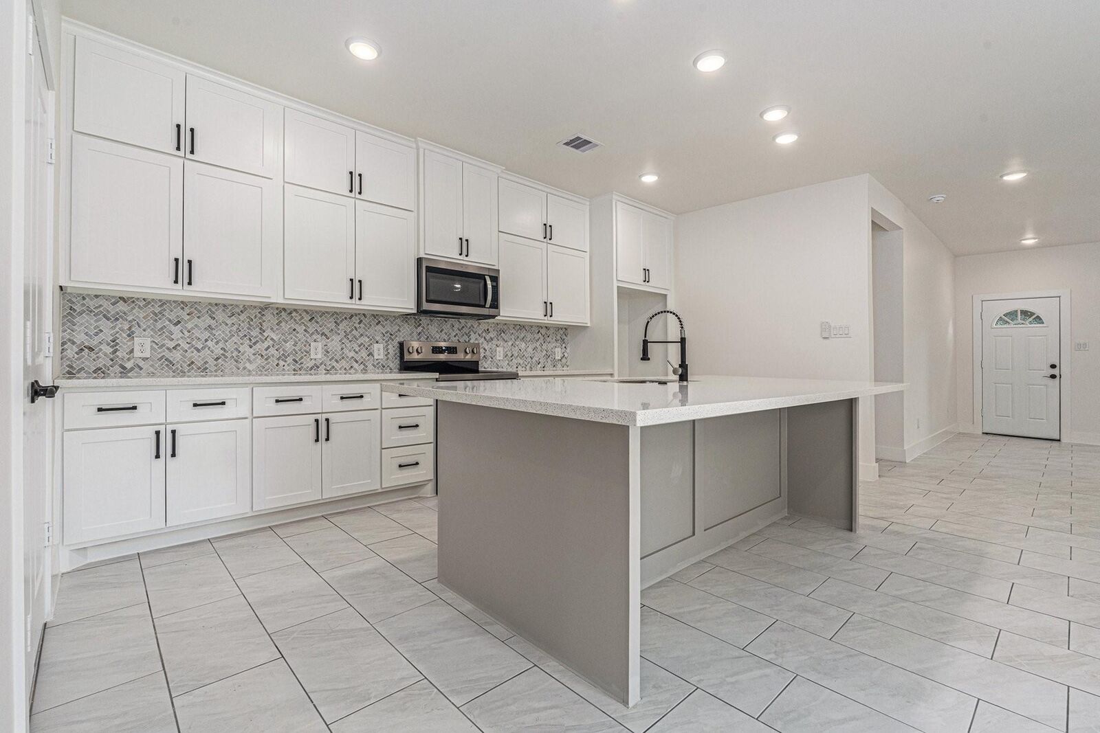 Property Photo:  708 Azalea St  TX 77484 