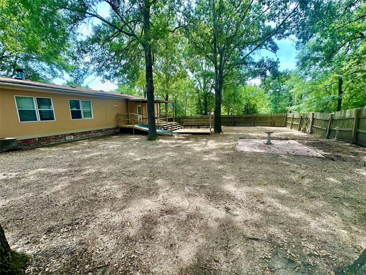 Property Photo: 6 McShore Drive TX 77320