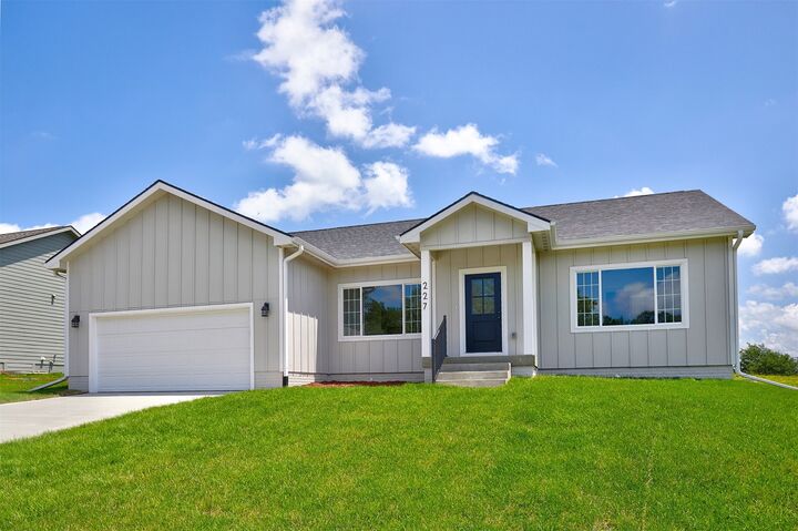 Property Photo: 107 Golf View Drive IA 5021