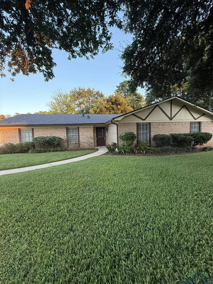 Property Photo:  214 Ivy Lane  TX 75605 