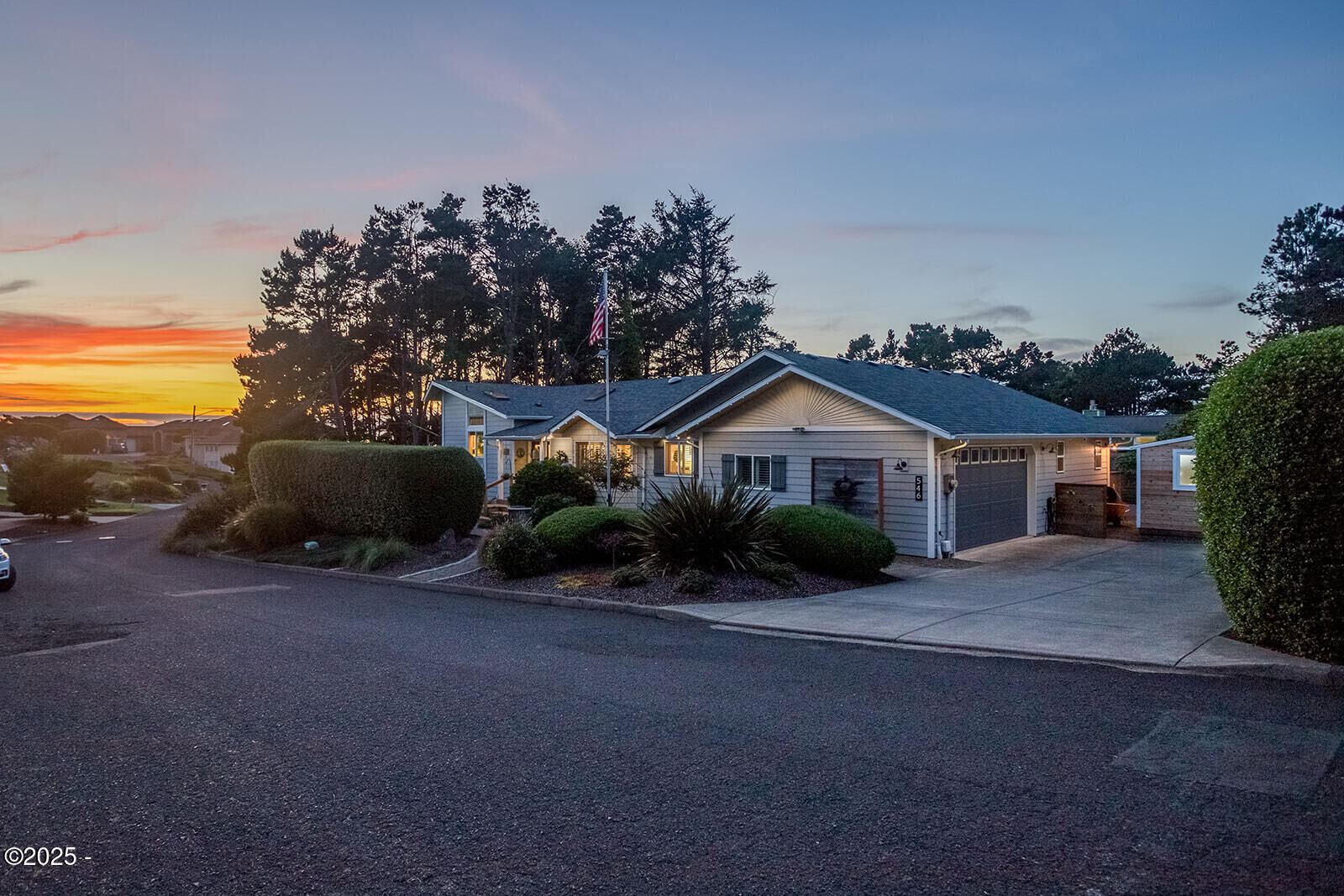 Property Photo: 546 NW 54th Street OR 97365