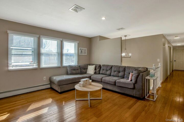 Property Photo:  27 Lincoln Drive  NY 10992 