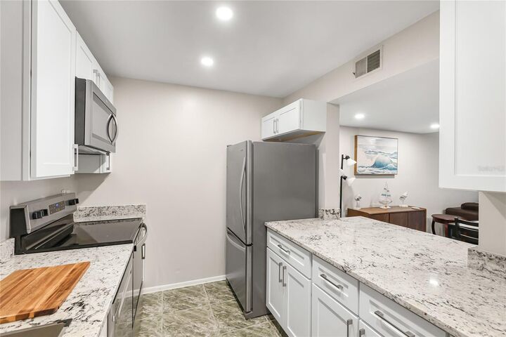 Property Photo: 3300 Ramblewood Court FL 34237