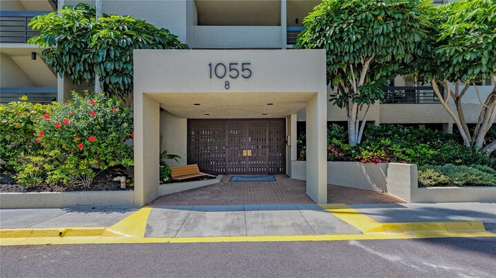 Property Photo:  1055 Gulf Of Mexico Drive 504  FL 34228 