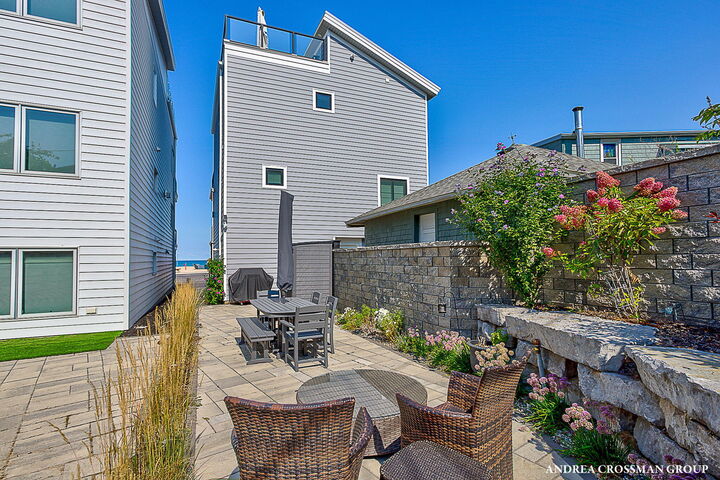 Property Photo: 78 Esplanade Place MI 49090