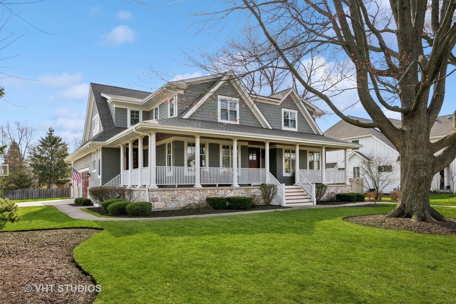 Property Photo:  1605 N Chicago Avenue  IL 60004 