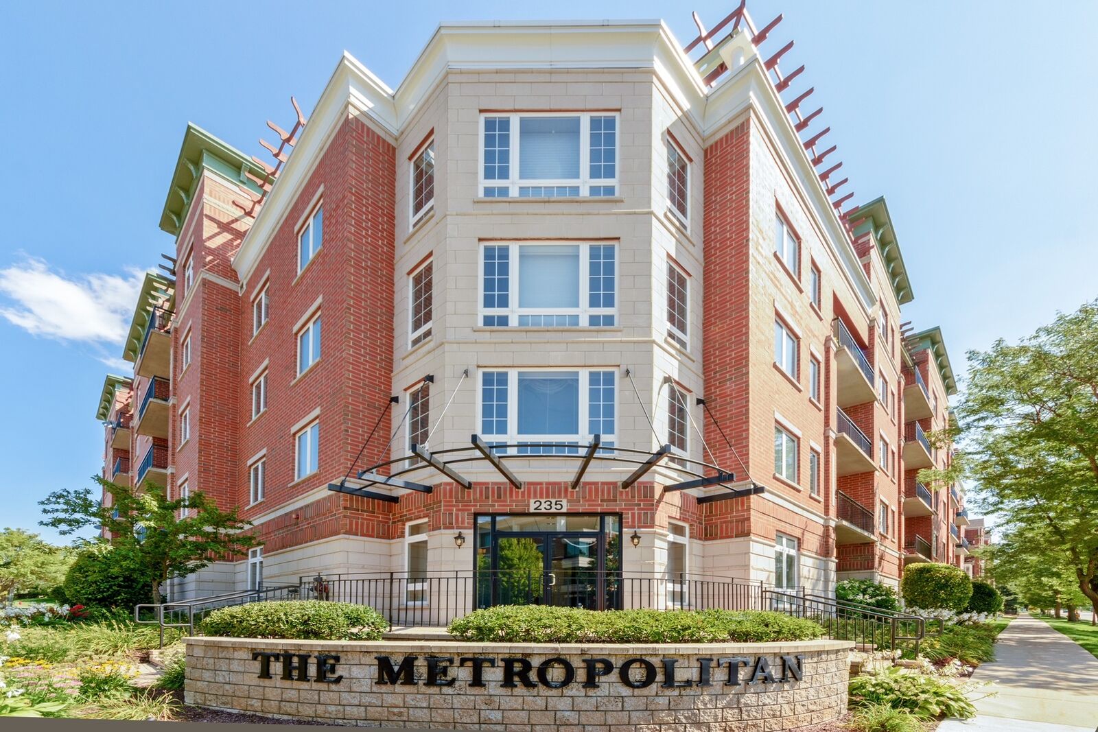 Property Photo:  235 N Smith Street 308  IL 60067 