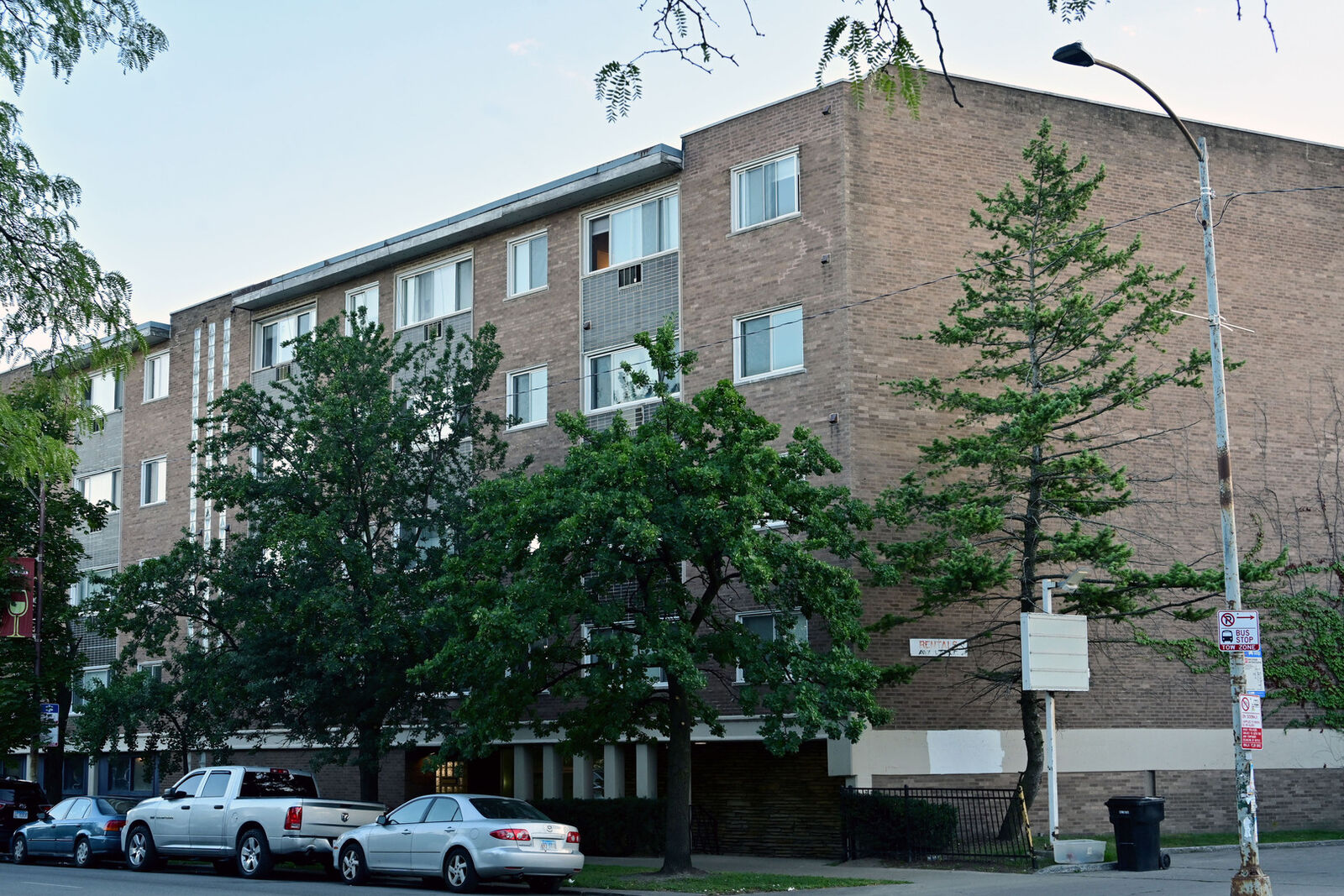 Property Photo:  7120 N Sheridan Road 213  IL 60626 
