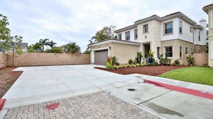 Property Photo: 17413 Siena Ln CA 92708