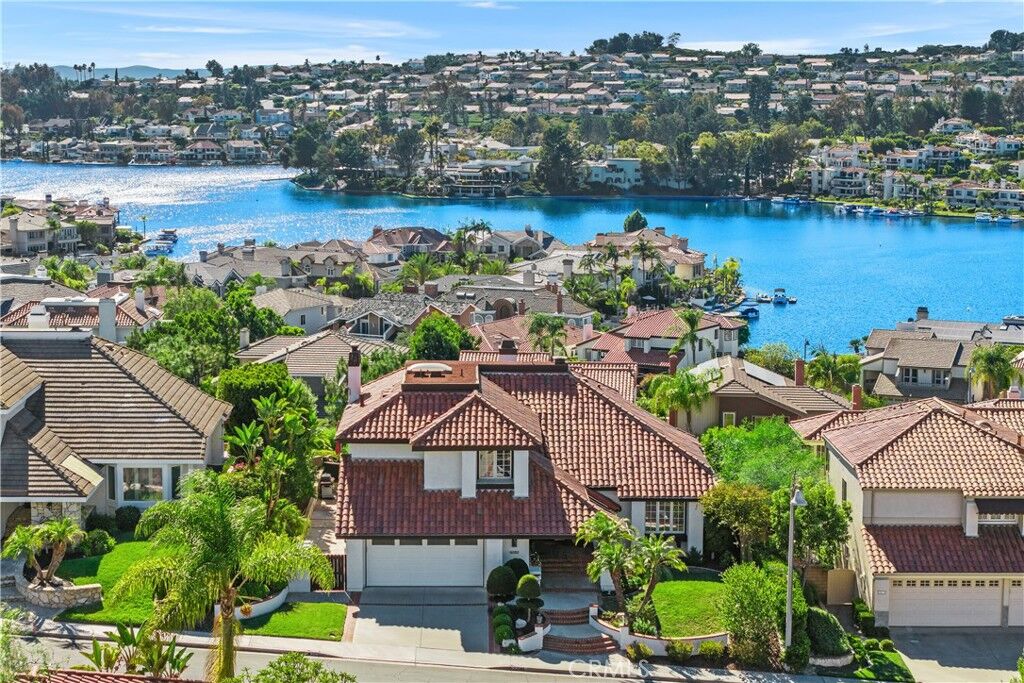 Property Photo:  22685 Barlovento  CA 92692 
