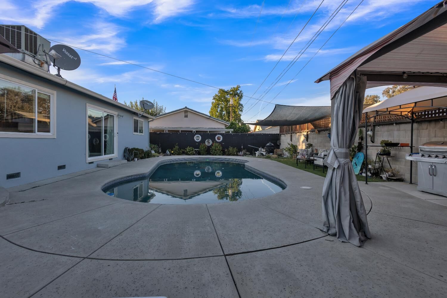 Property Photo:  2232 Fullerton Avenue  CA 95204 