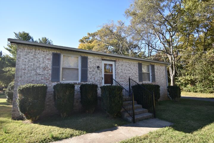 Property Photo:  1807 Maymont Dr  TN 37130 