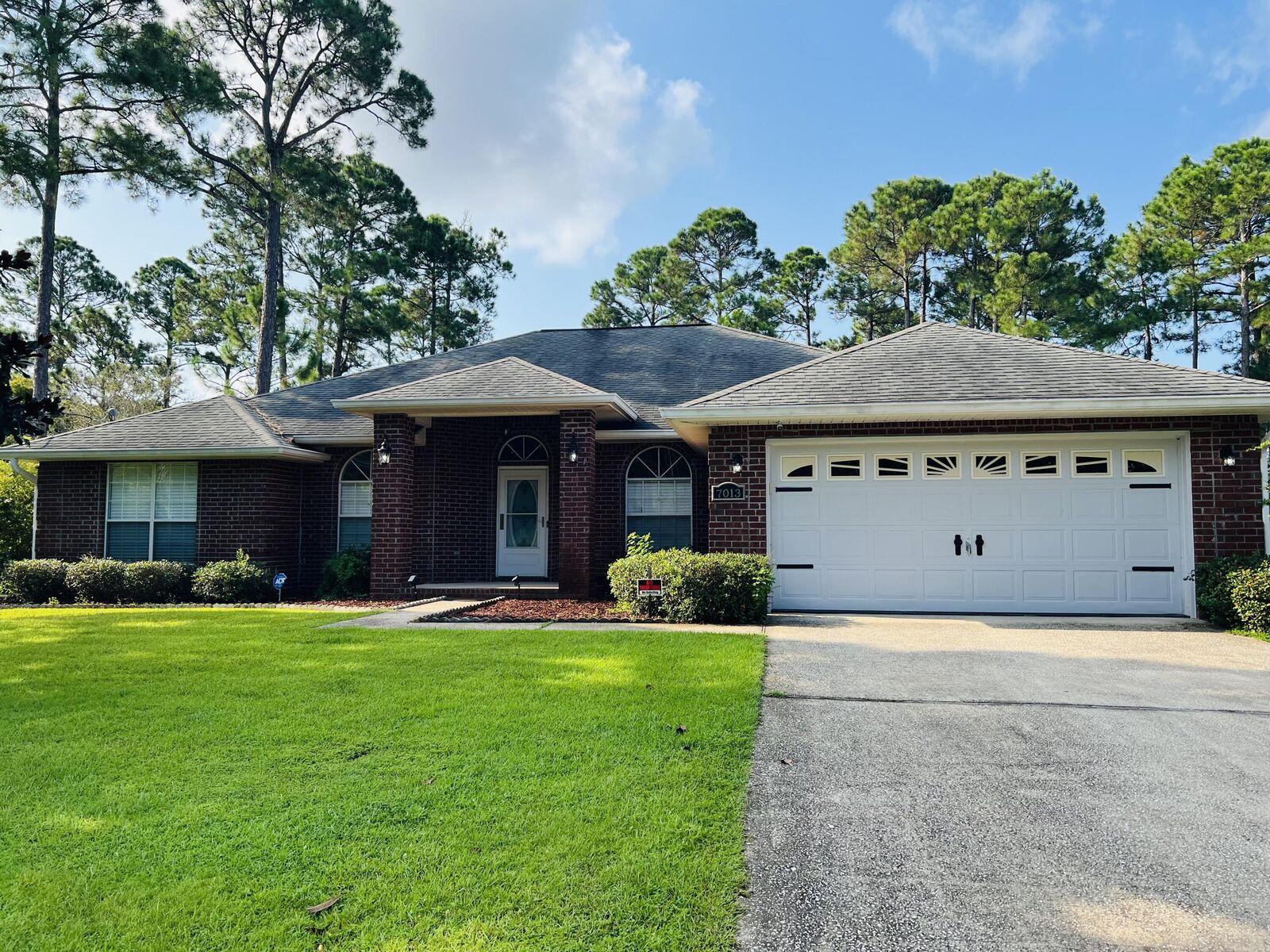 Property Photo: 7013 Leisure Street FL 32566