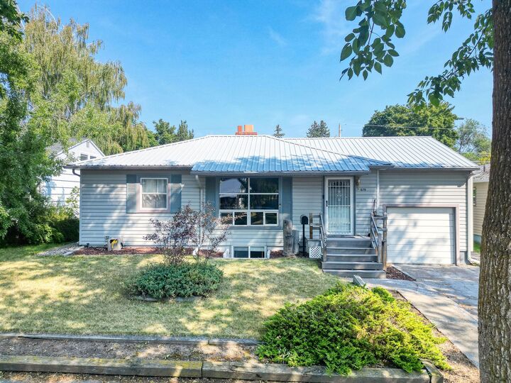 Property Photo:  679 1/2 4th Avenue  MT 59901 