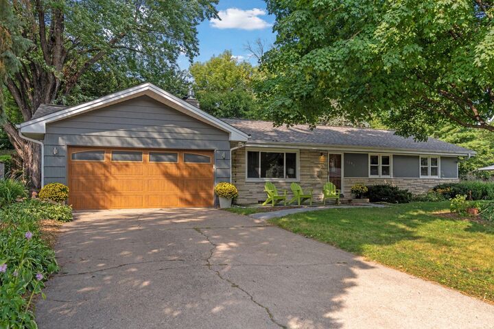 4850 Dona Lane  Golden Valley MN 55422 photo