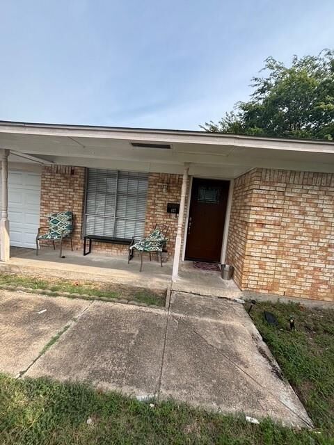 Property Photo:  427 Azalea Lane  TX 75137 