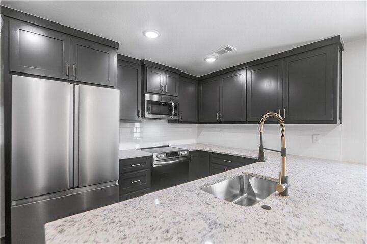 Property Photo:  1102 Lockheed Street  AR 72712 