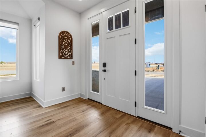 Property Photo:  940 Thornwood Place  AR 72713 