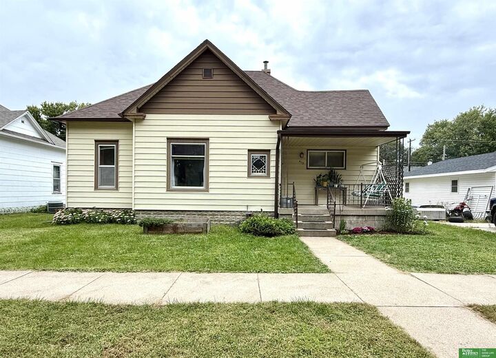 Property Photo:  413 N Iowa Avenue  NE 68467 