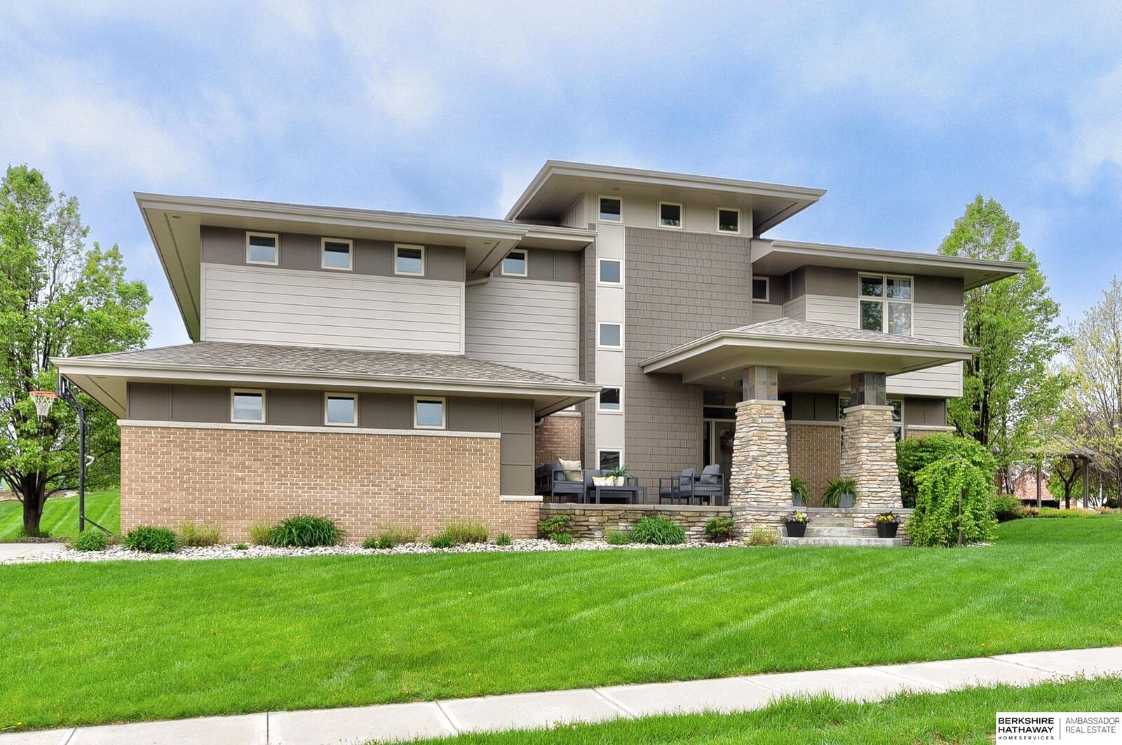 Property Photo: 10810 S 172 Street NE 68136
