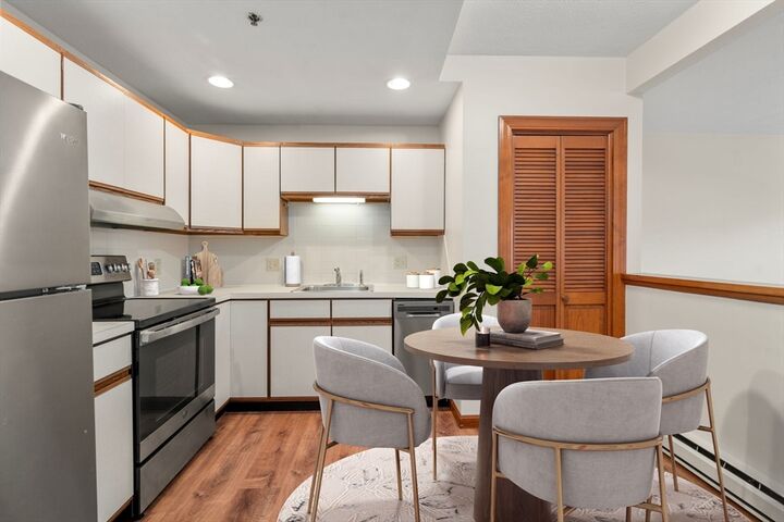 Property Photo:  170 Highland Ave 4  MA 02143 