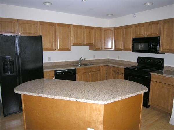 Property Photo:  3 Abbott Lane 6  MA 01742 