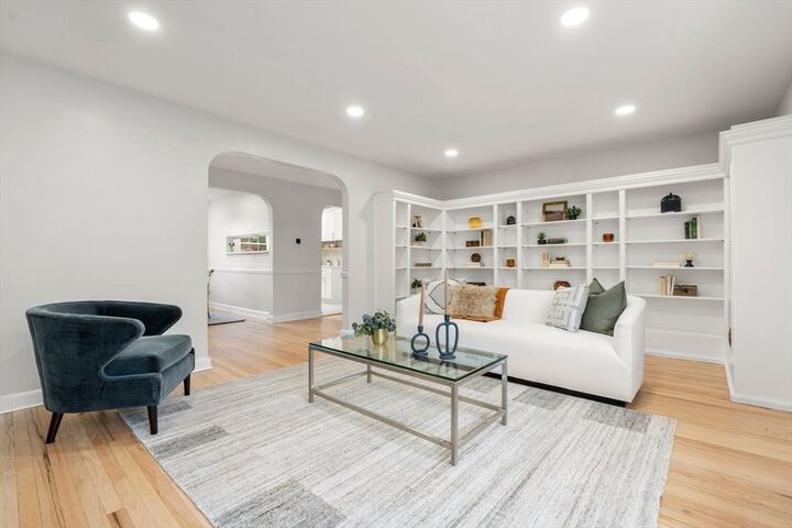 Property Photo:  648 Washington St 7  MA 02446 