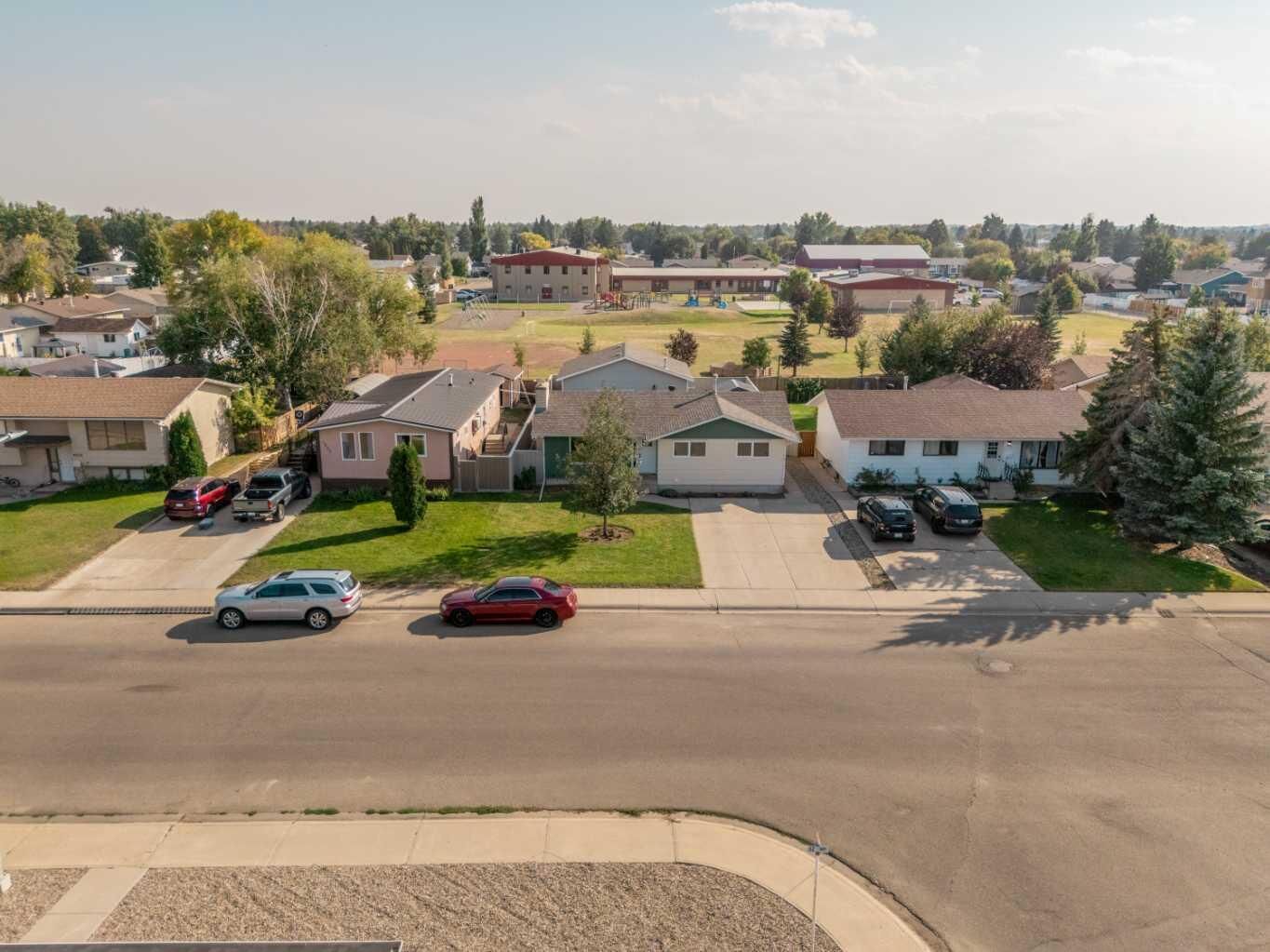 Property Photo: 4820 62 Avenue AB T1G 1J2