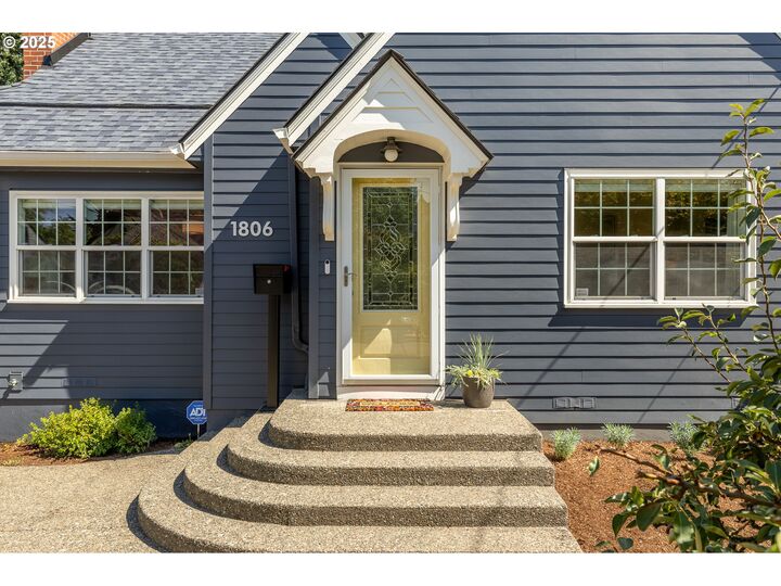 Property Photo: 1806 NE 59th Ave OR 97213
