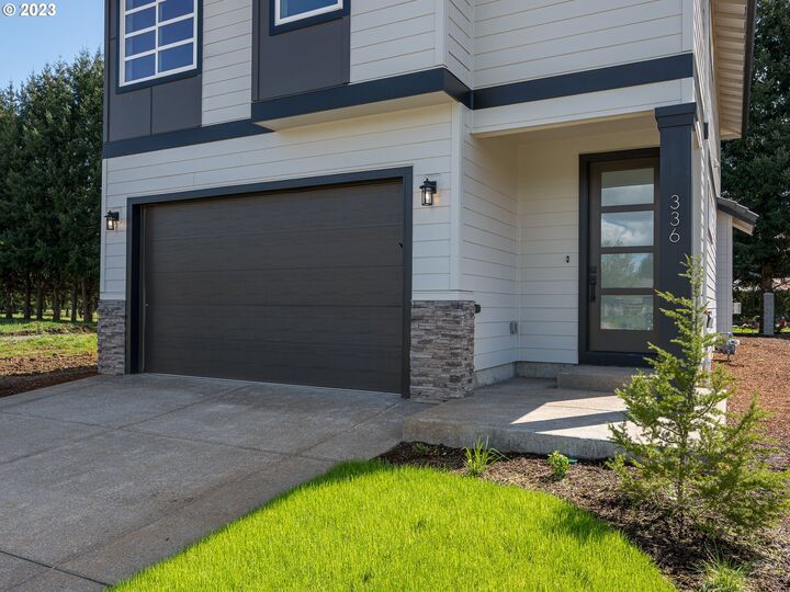 Property Photo: 336 Sunday Dr OR 97426